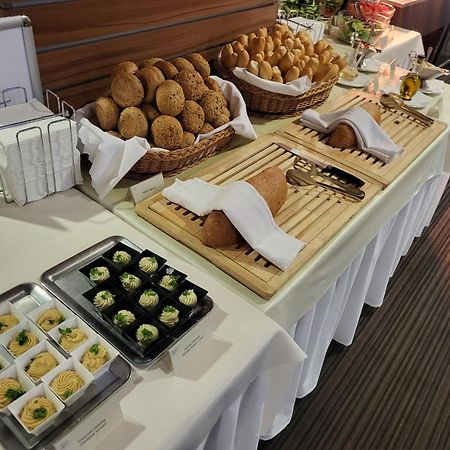 Hotel Saffron Bratislava Luaran gambar