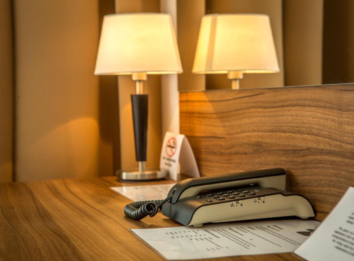 Hotel Saffron Bratislava Luaran gambar
