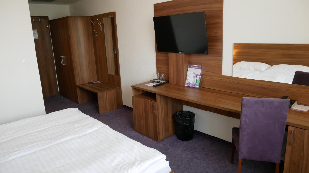 Hotel Saffron Bratislava Luaran gambar