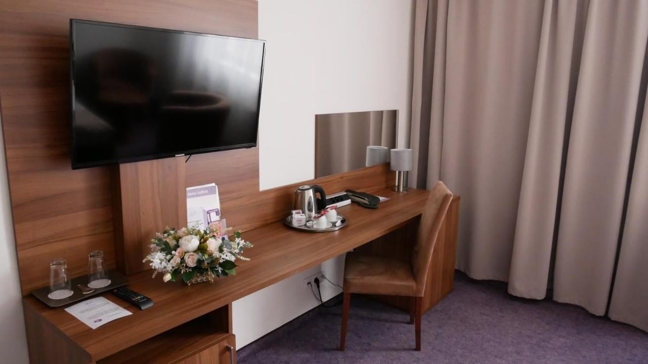 Hotel Saffron Bratislava Luaran gambar