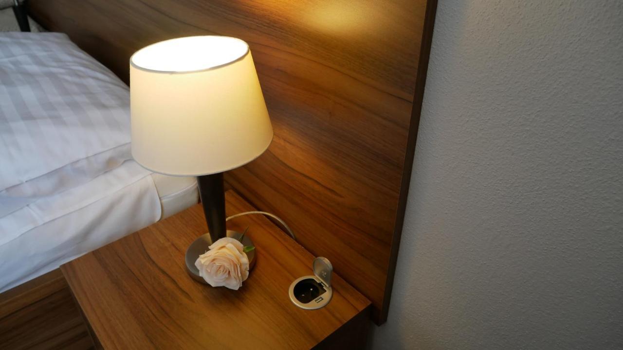Hotel Saffron Bratislava Luaran gambar
