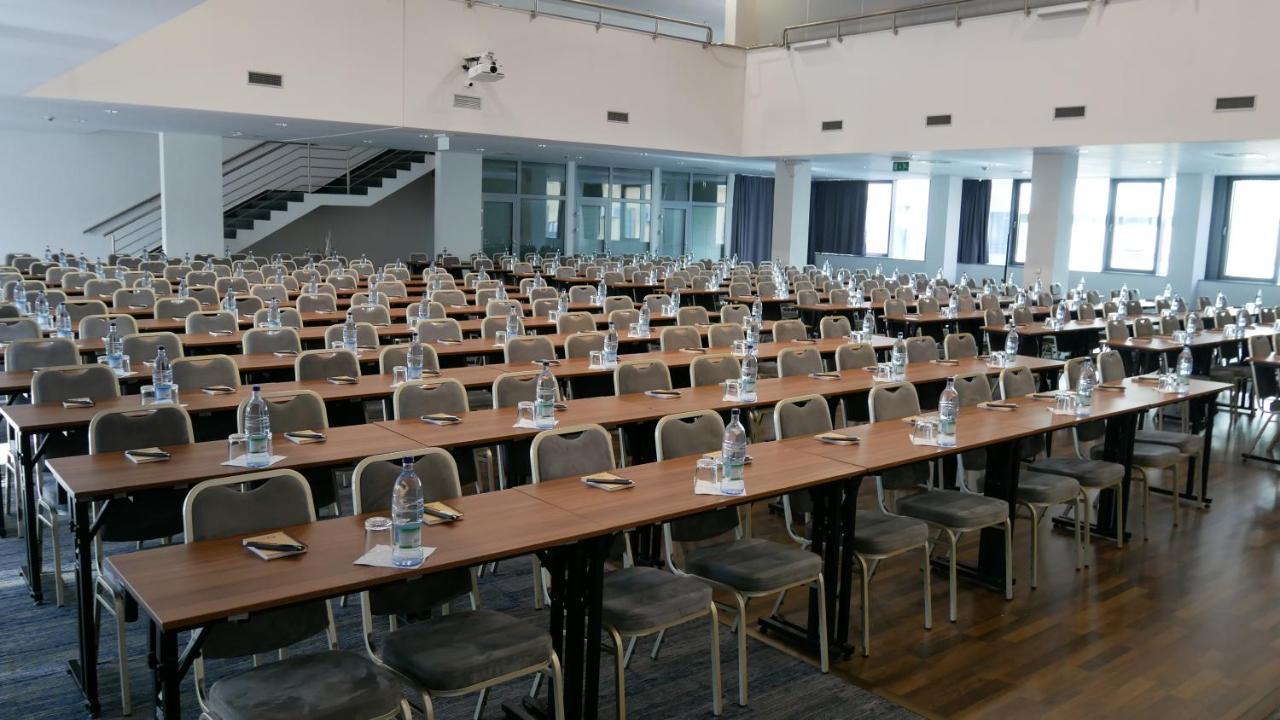 Hotel Saffron Bratislava Luaran gambar