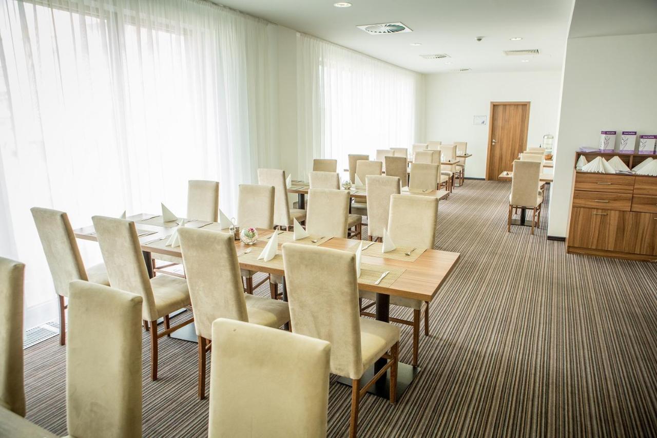 Hotel Saffron Bratislava Luaran gambar