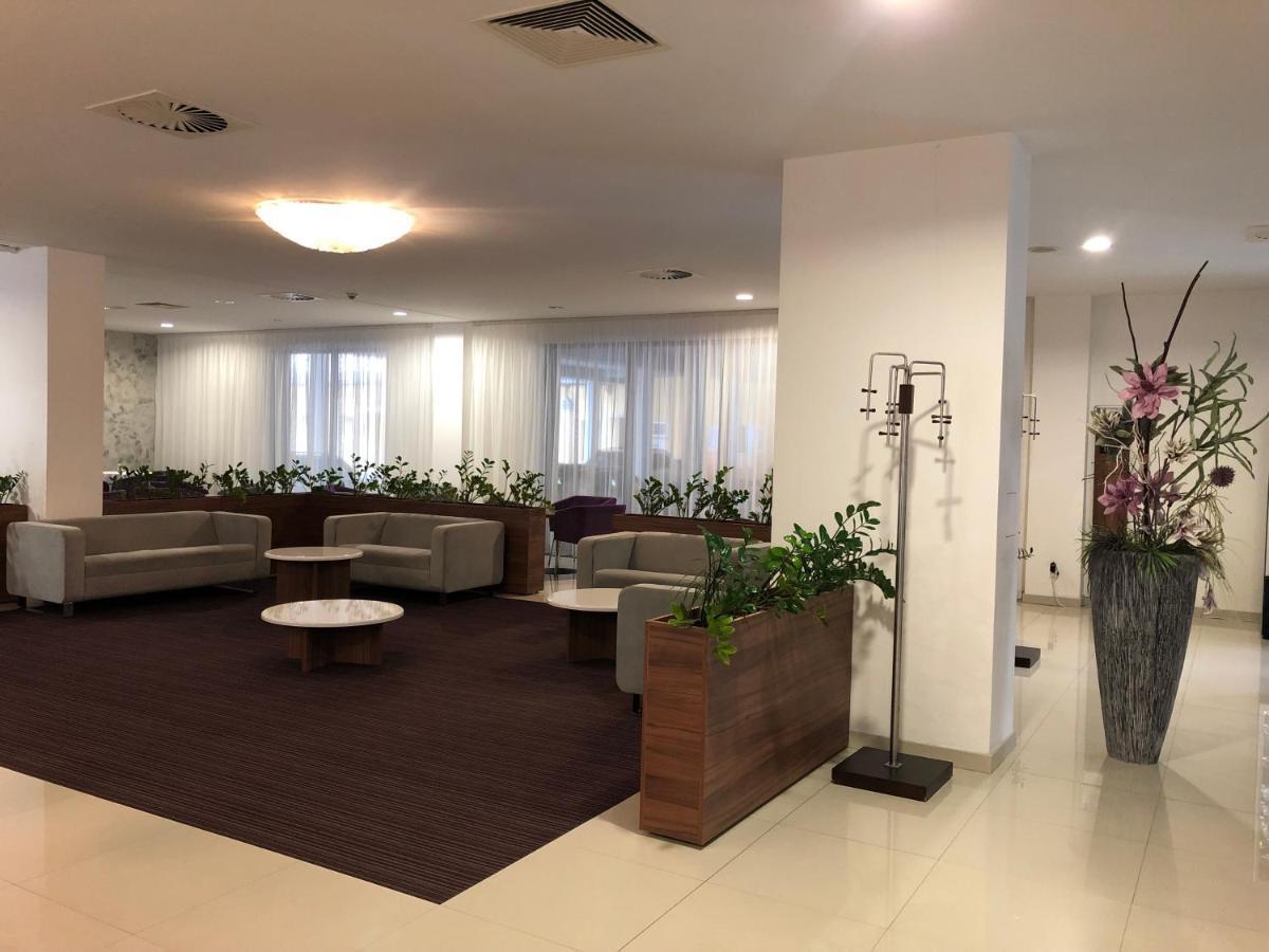 Hotel Saffron Bratislava Luaran gambar