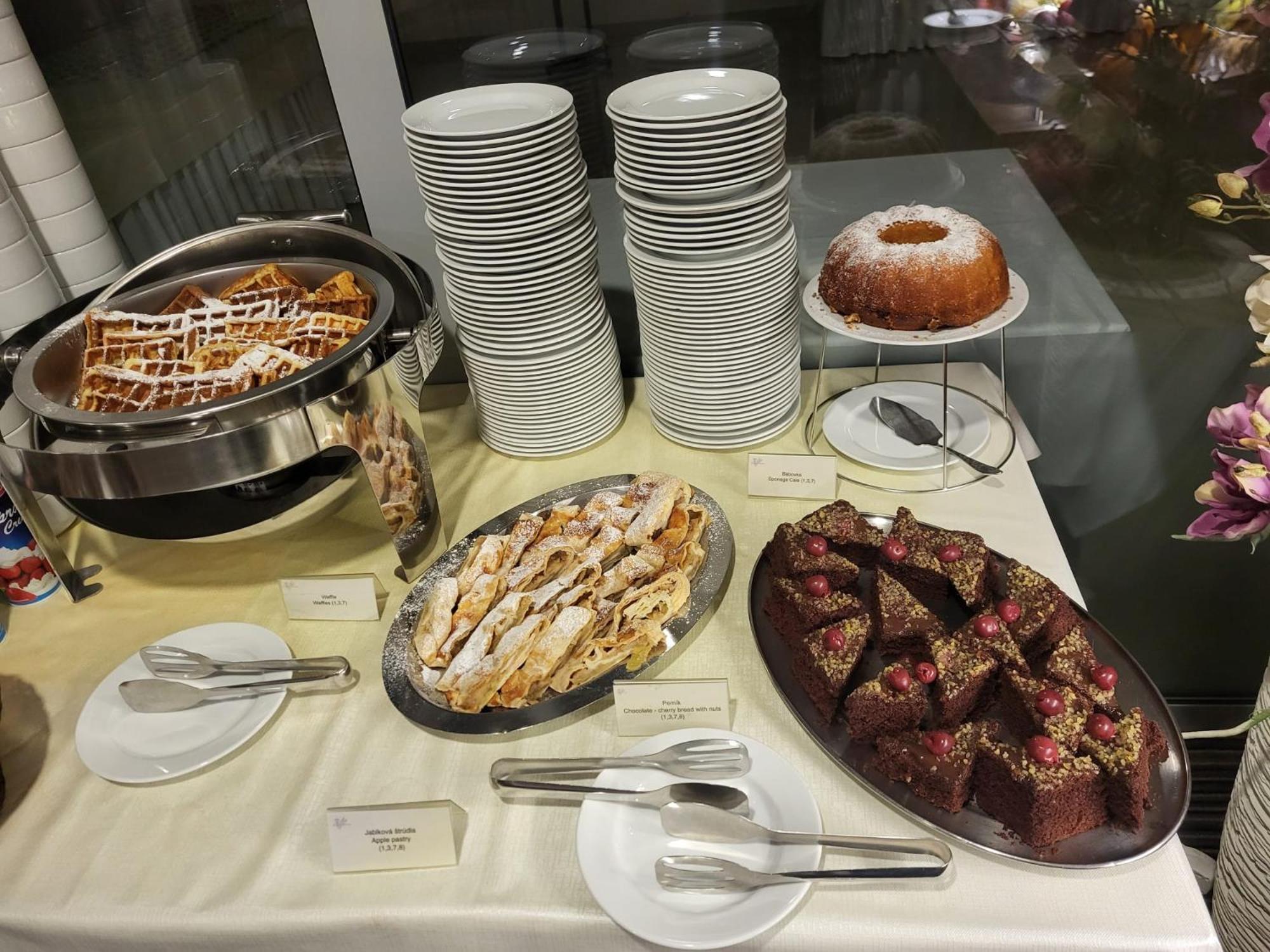 Hotel Saffron Bratislava Luaran gambar
