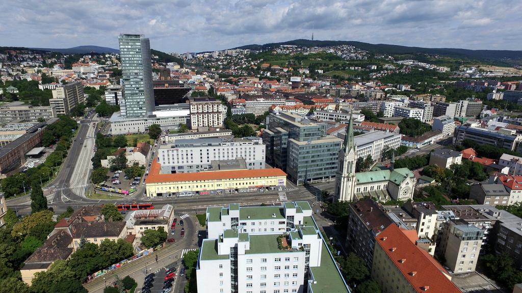 Hotel Saffron Bratislava Luaran gambar