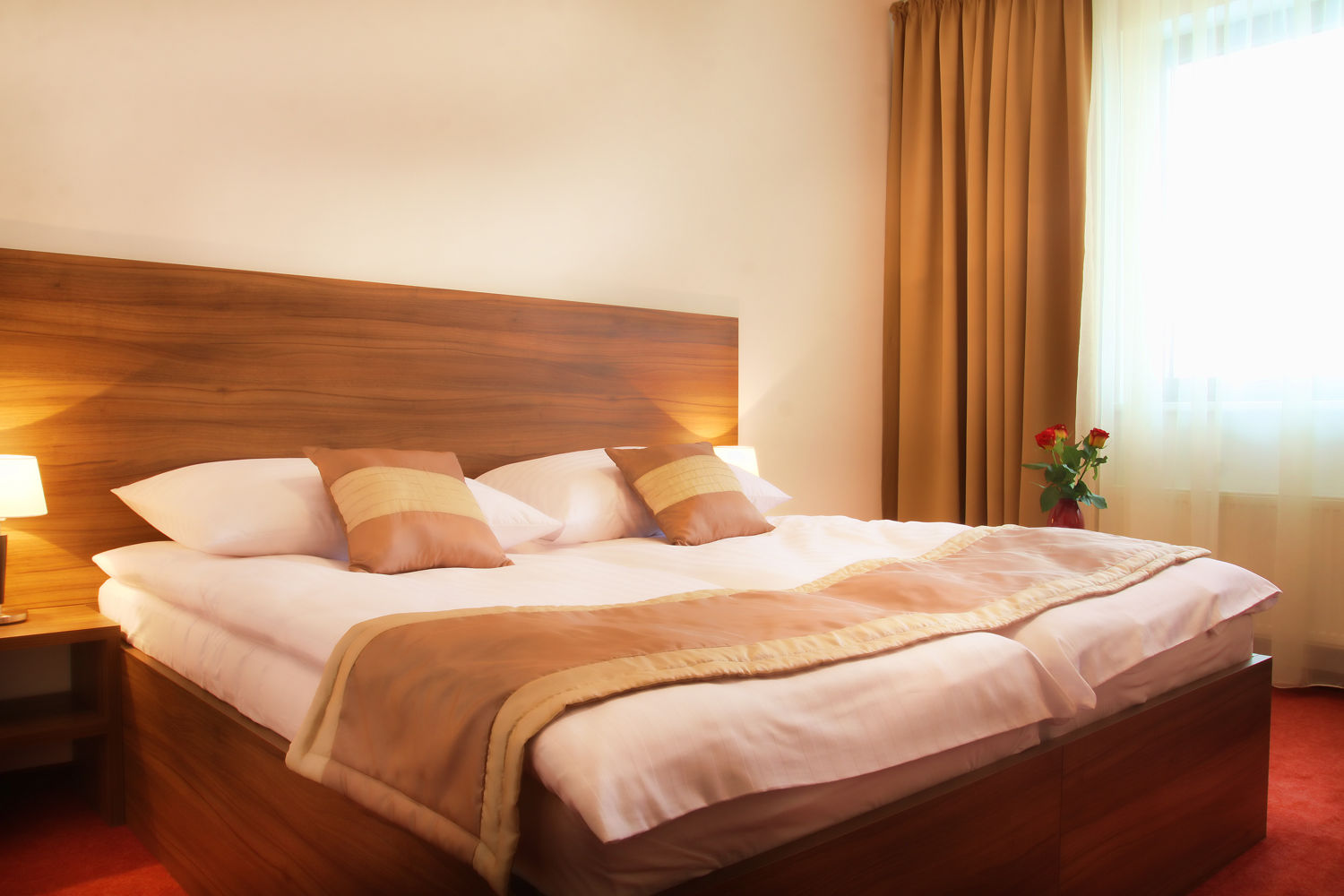 Hotel Saffron Bratislava Luaran gambar