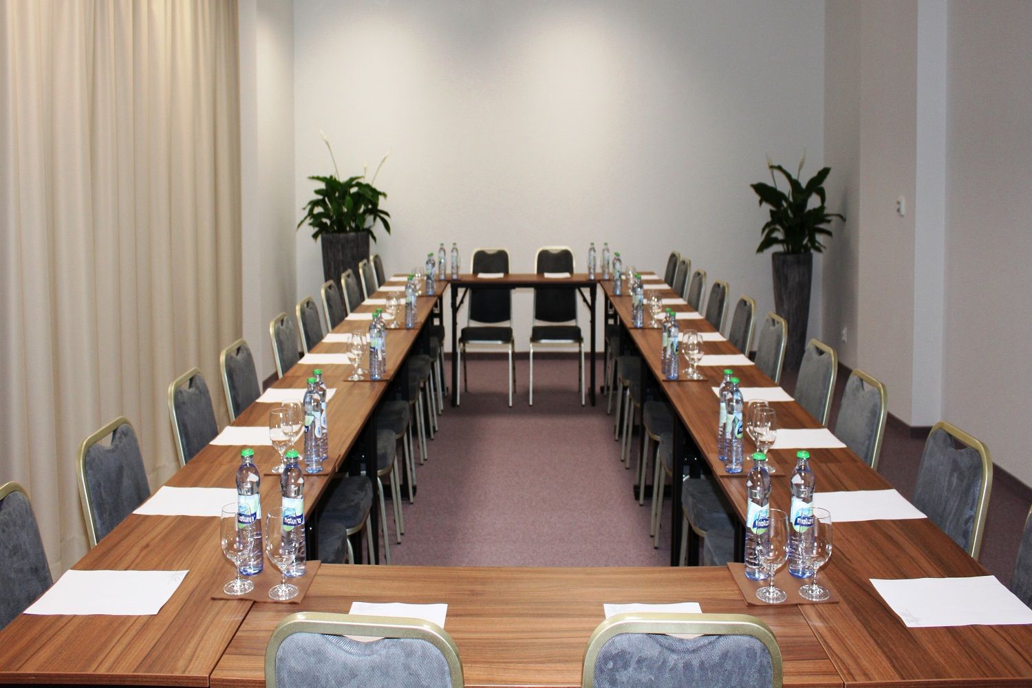 Hotel Saffron Bratislava Luaran gambar