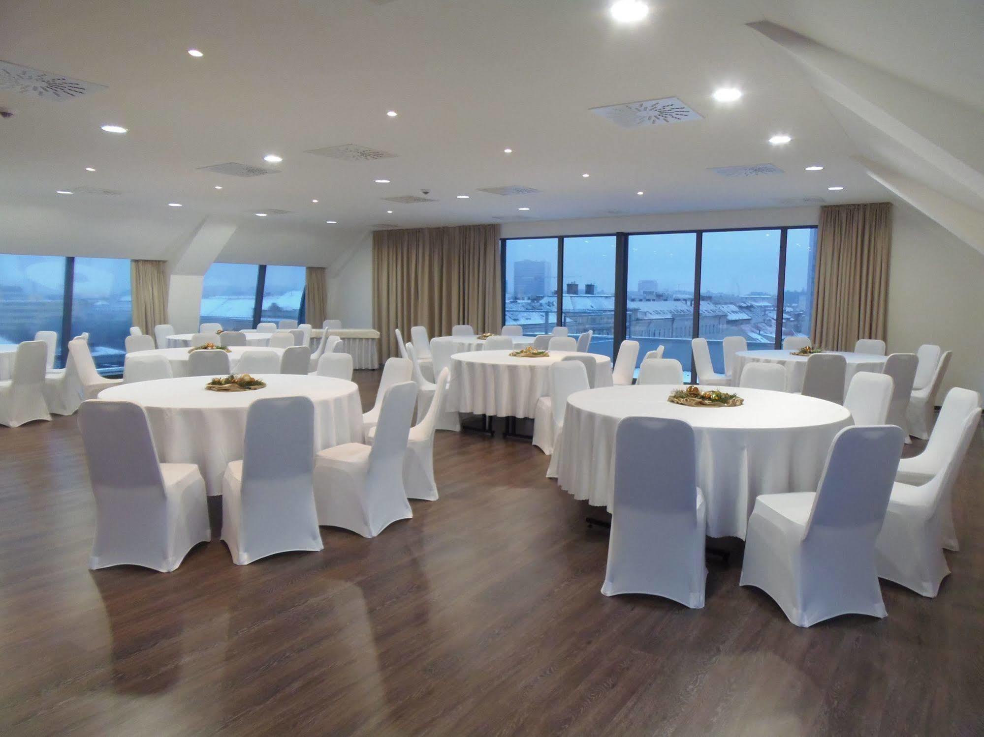 Hotel Saffron Bratislava Luaran gambar
