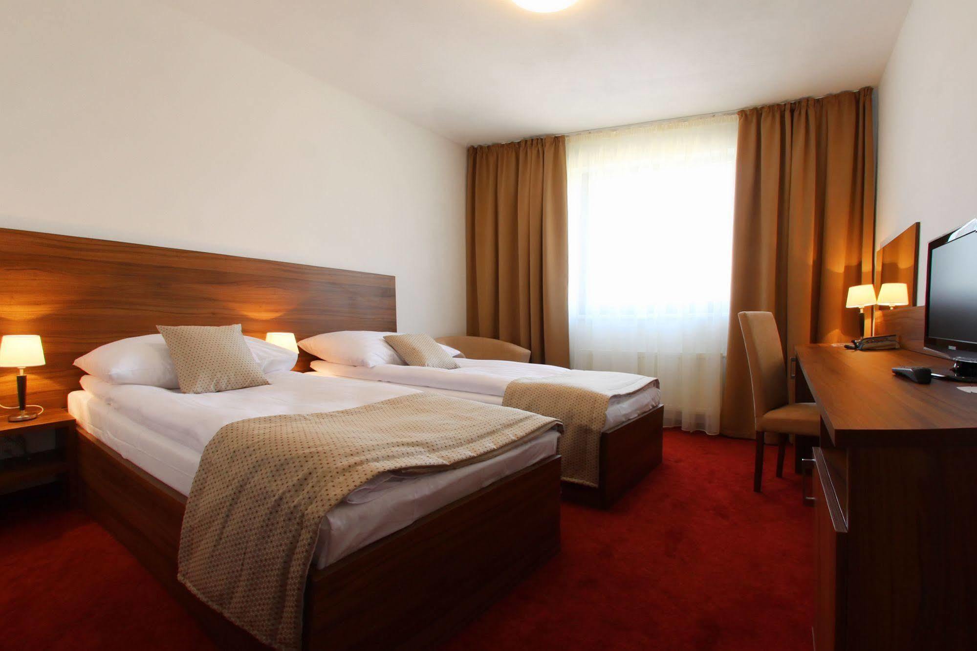 Hotel Saffron Bratislava Luaran gambar