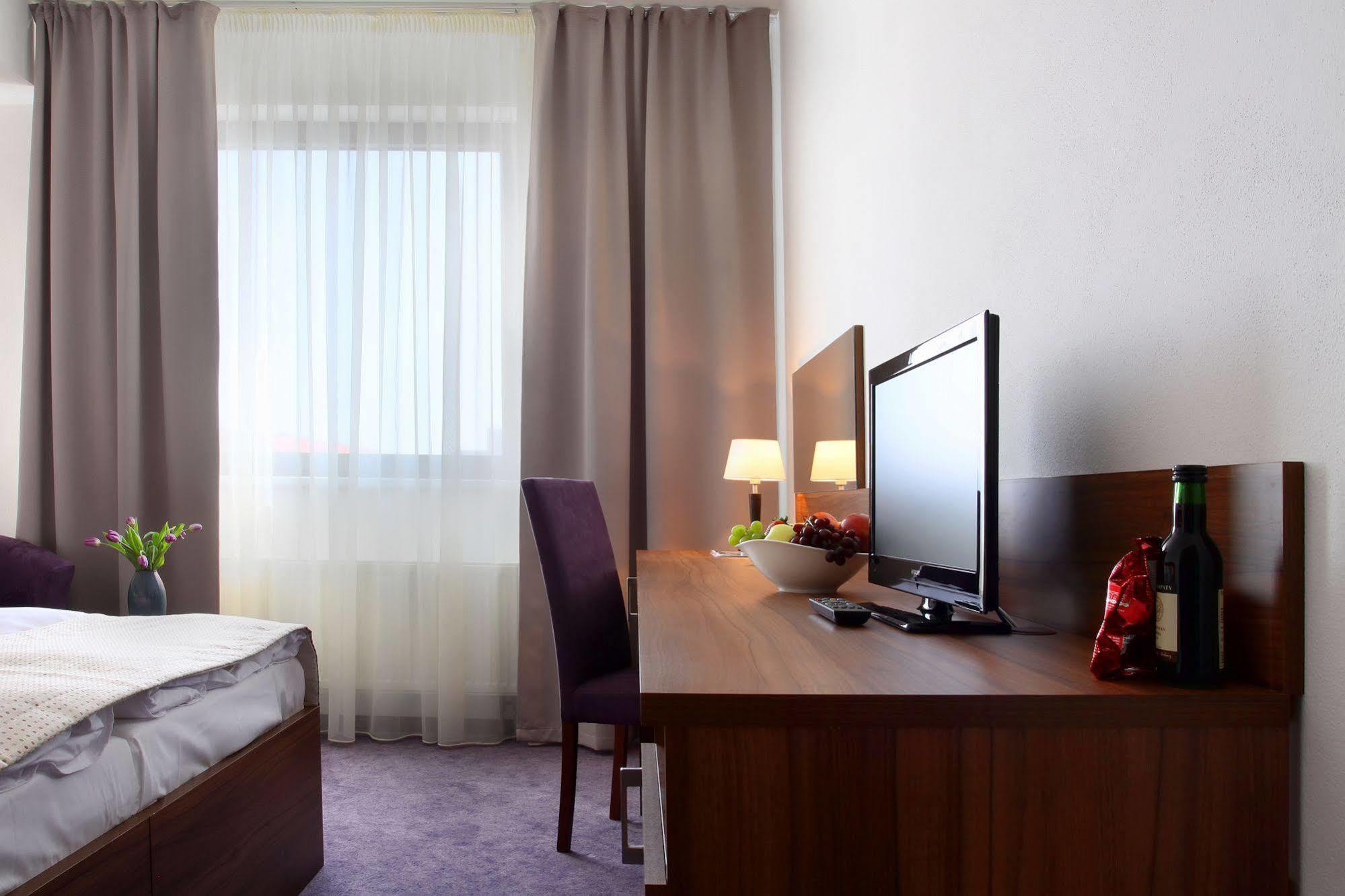 Hotel Saffron Bratislava Luaran gambar