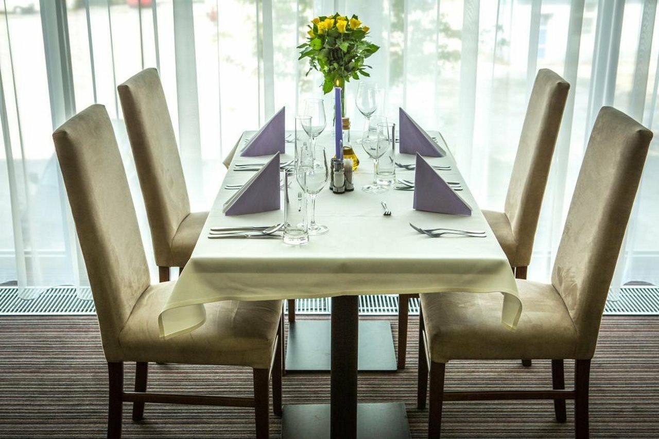Hotel Saffron Bratislava Luaran gambar